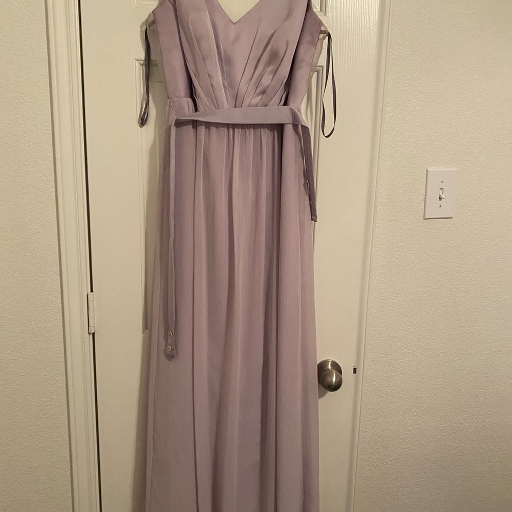 VERA WANG DRESS SIZE 14  (BRIDESMAID, PROM, FORMAL,BALL) **NOT LAUNDERED**